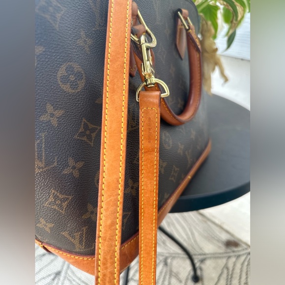 Louis Vuitton Alma PM - Picture 4 of 9